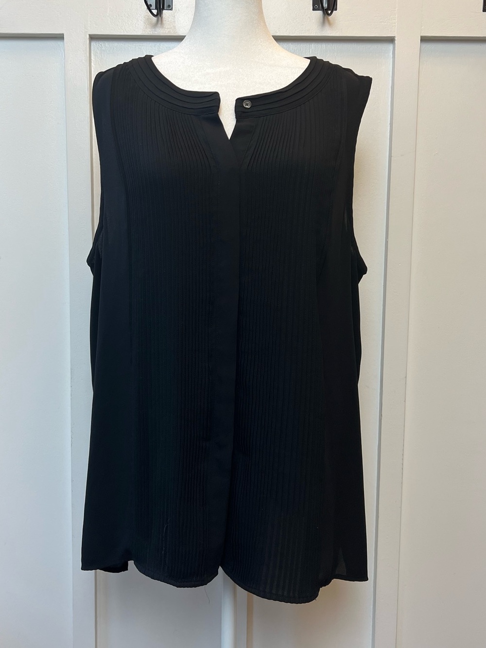 Ann Taylor Womens Plus Size XXL Black Sleeveless Sheer Work Blouse Crinkle Tunic